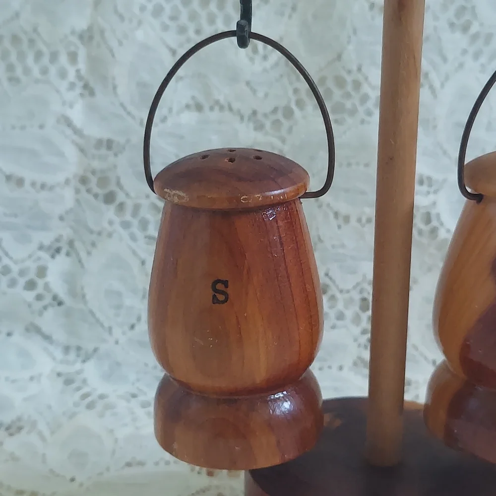 Scuffy Rustic Vintage Souvenir Salt and Pepper Shaker Set Eureka Springs AR Souv